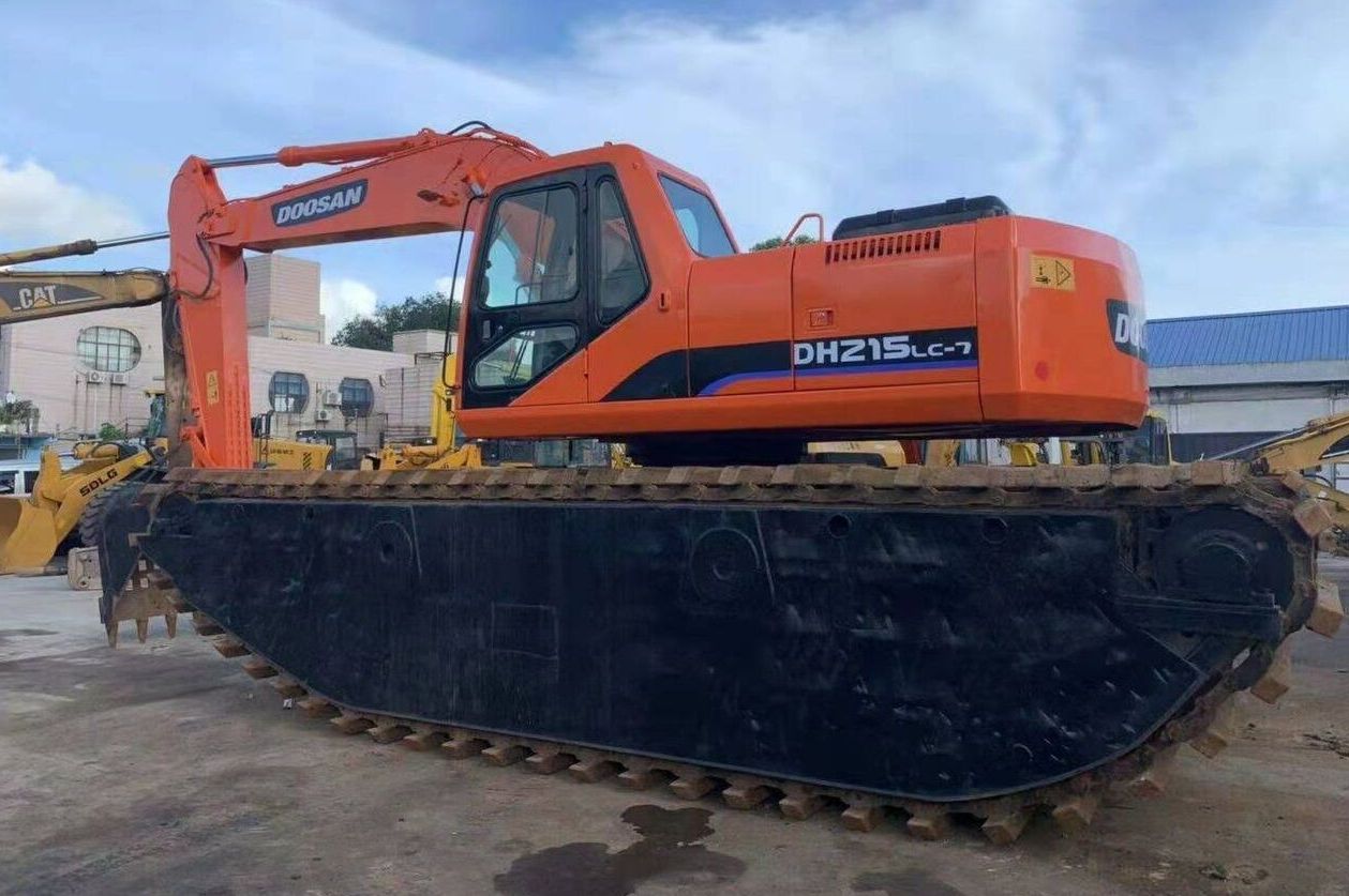 amphibious-excavators