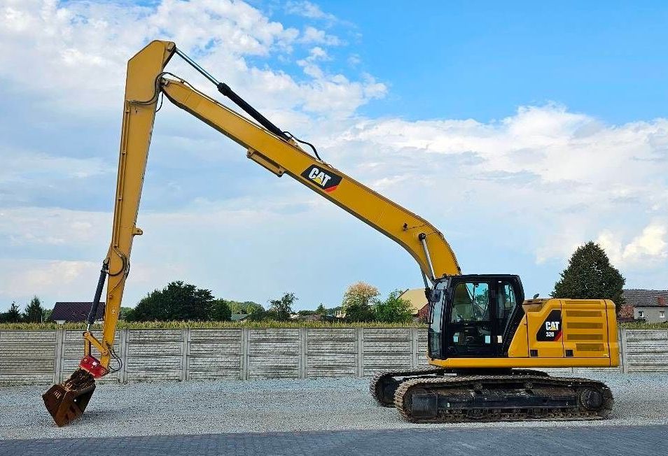 long-reach-excavators