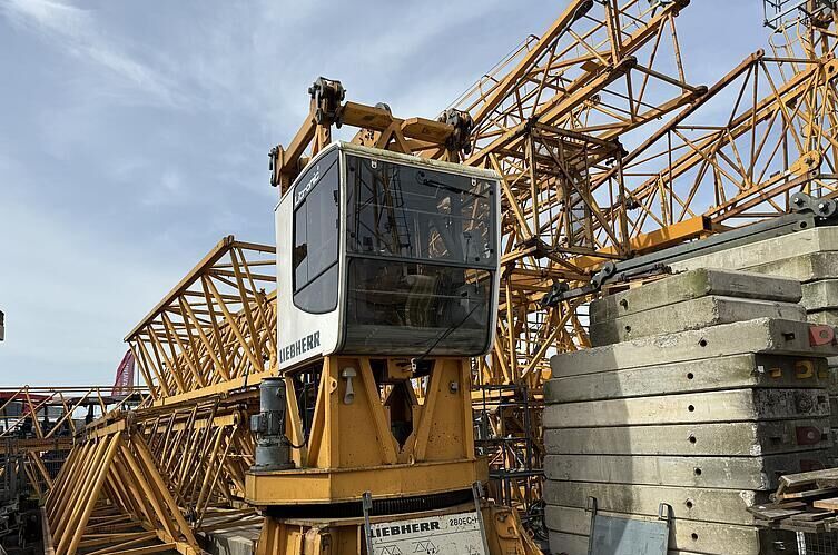 top-slewing-tower-cranes