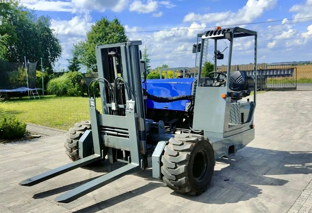 truck-mounted-forklifts