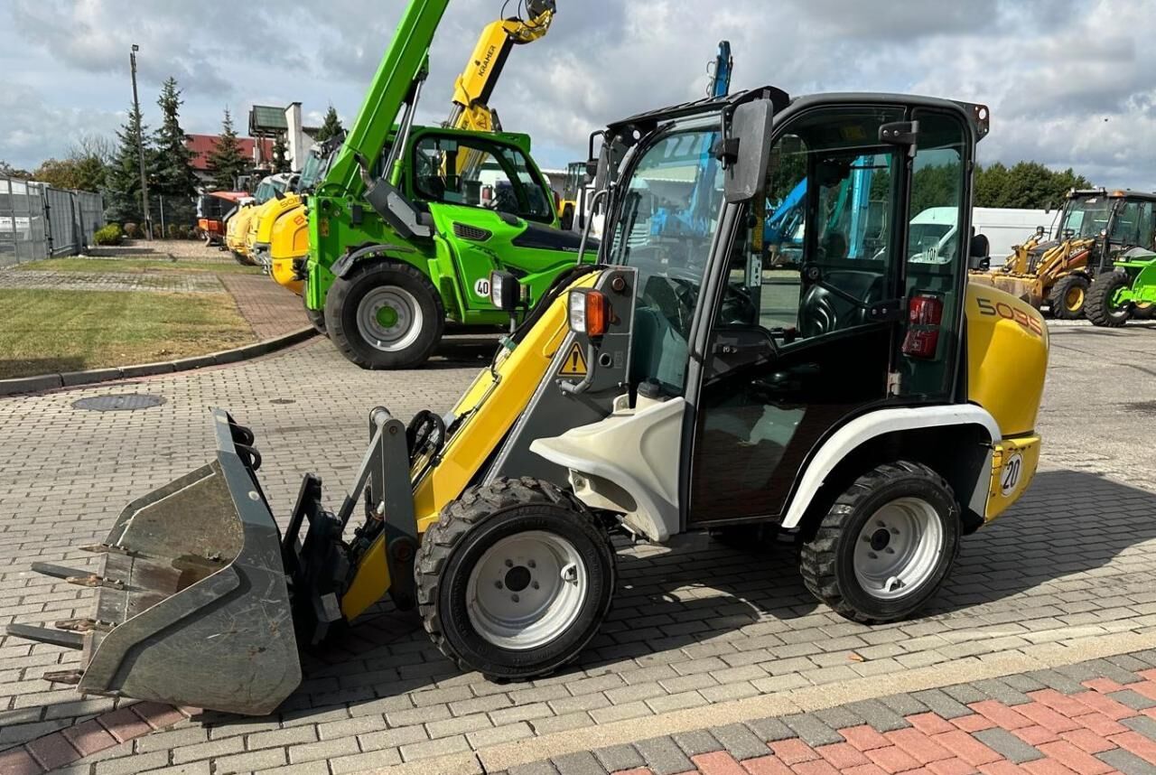 compact-wheel-loaders